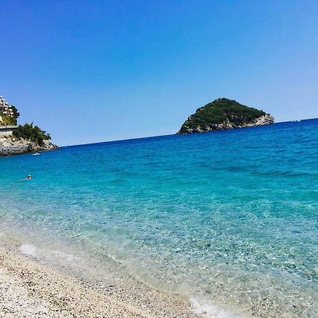 A 5 Minuti Dal Mare - Dolphin Beach House Spotorno Bagian luar foto