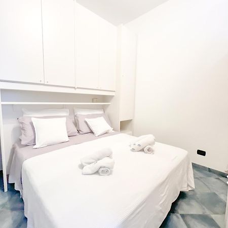 A 5 Minuti Dal Mare - Dolphin Beach House Spotorno Bagian luar foto