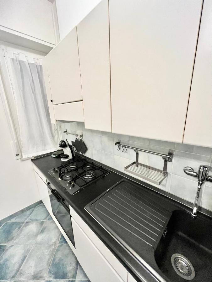 A 5 Minuti Dal Mare - Dolphin Beach House Spotorno Bagian luar foto
