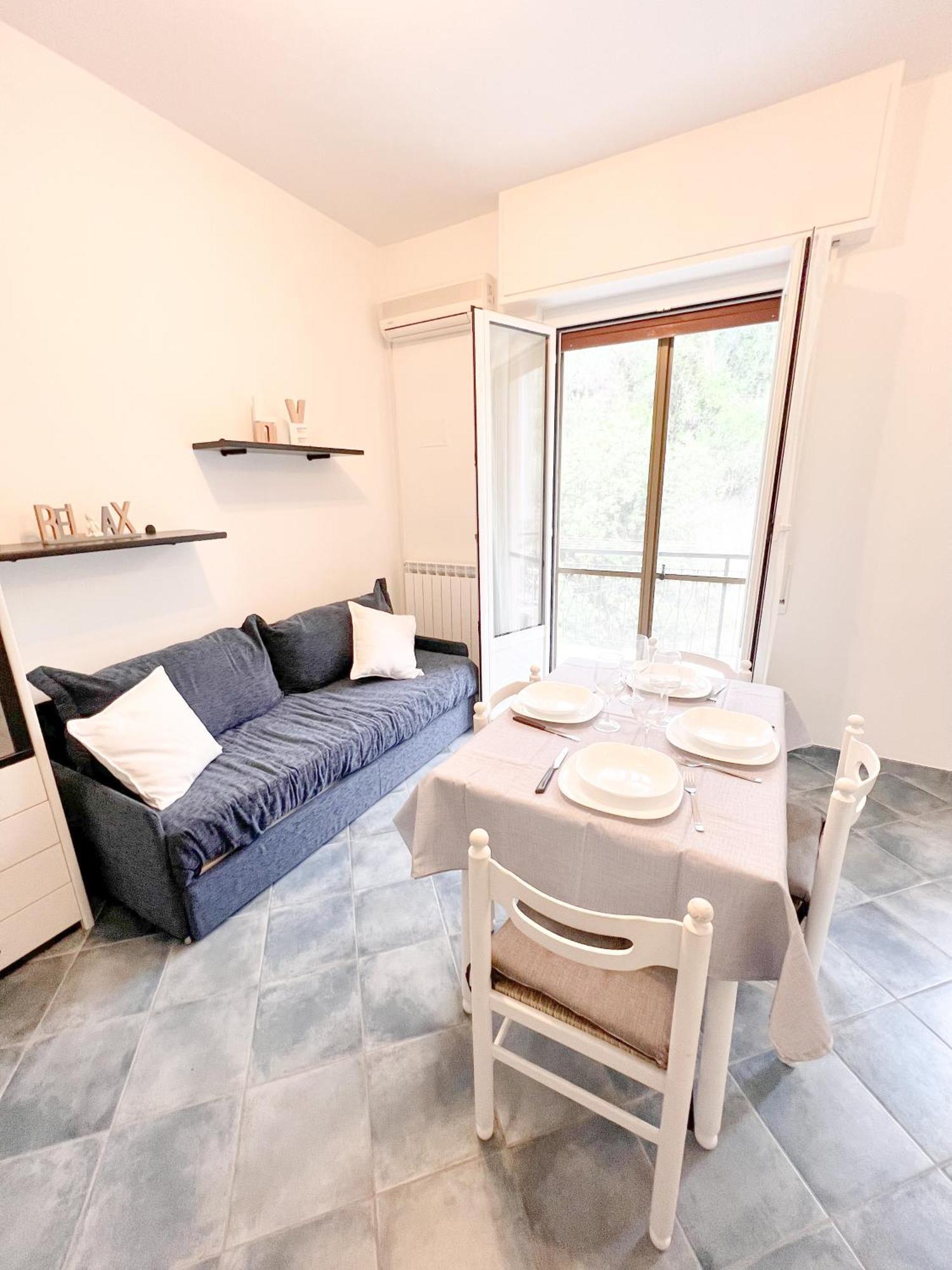A 5 Minuti Dal Mare - Dolphin Beach House Spotorno Bagian luar foto